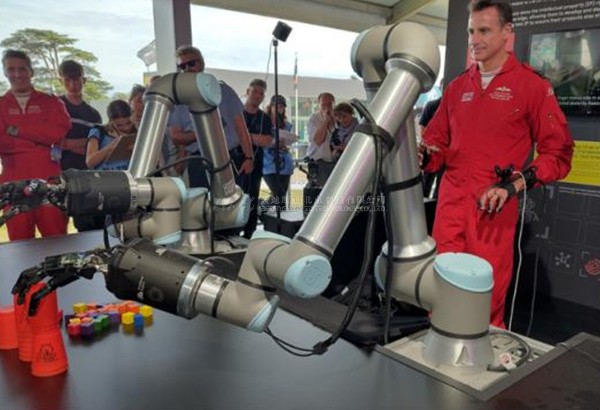 虚拟现实|虚拟仿真|三维虚拟技术|可视化工程|虚拟仿真交互|航空航天|汽车仿真|轮船仿真|列车仿真|多媒体应用|轨道交通|船舶制造|能源矿业|电力仿真|游戏开发|虚拟漫游|建筑设计|石油钻井|核能开放|互动营销|展览展示|爱迪斯通