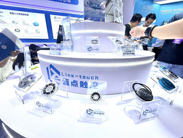 虚拟现实|虚拟仿真|三维虚拟技术|可视化工程|虚拟仿真交互|航空航天|汽车仿真|轮船仿真|列车仿真|多媒体应用|轨道交通|船舶制造|能源矿业|电力仿真|游戏开发|虚拟漫游|建筑设计|石油钻井|核能开放|互动营销|展览展示|爱迪斯通